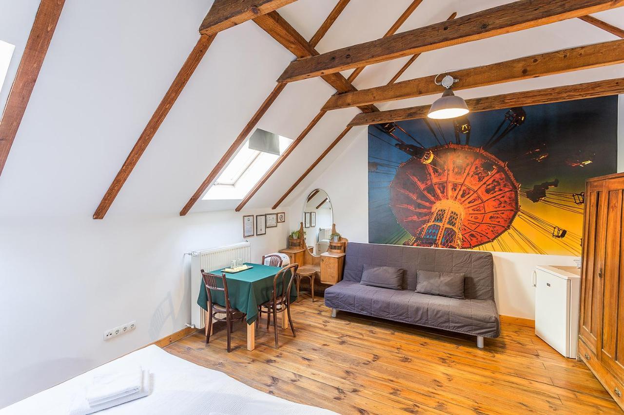 Hôtel Koleves Fogado à Budapest Extérieur photo