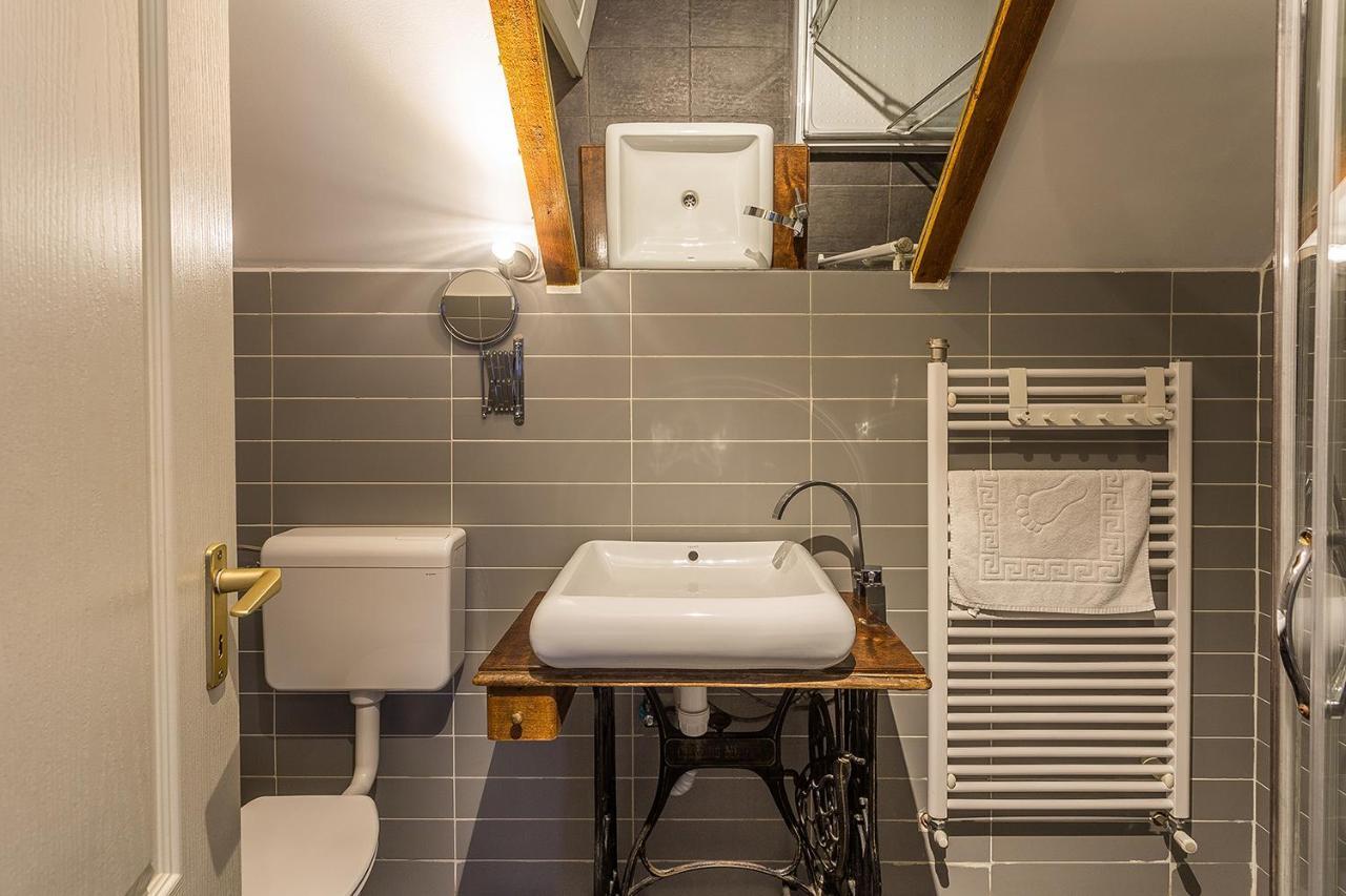 Hôtel Koleves Fogado à Budapest Extérieur photo